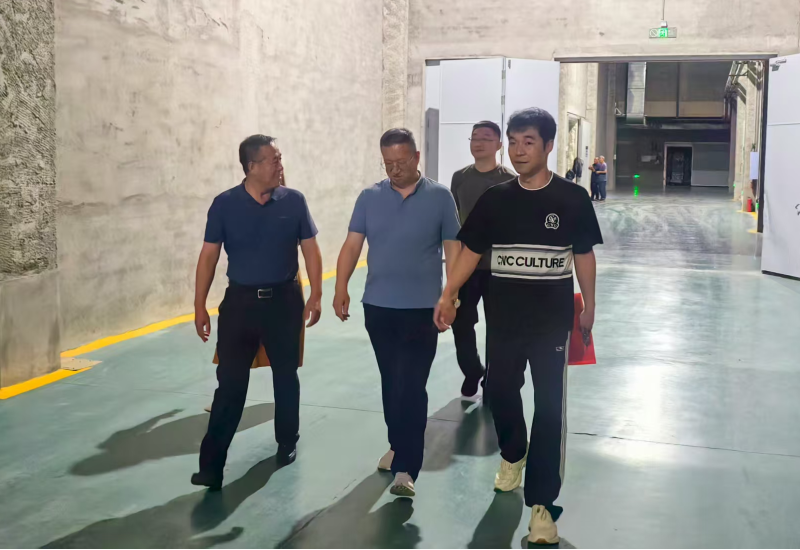 哈爾濱市退役軍人事務(wù)局就業(yè)創(chuàng)業(yè)處處長李冰一行走訪慰問利如金農(nóng)業(yè)集團(tuán)遠(yuǎn)海分公司